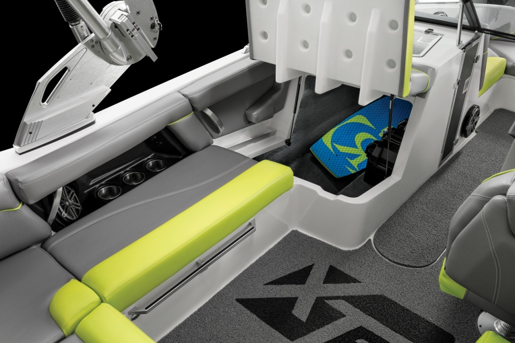 XT20_passenger_Storage_CMYK_1.jpg XT20_passenger_Storage_CMYK_1.jpg