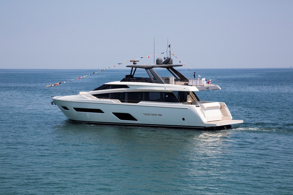 Ferretti Yachts 780_launch.jpg