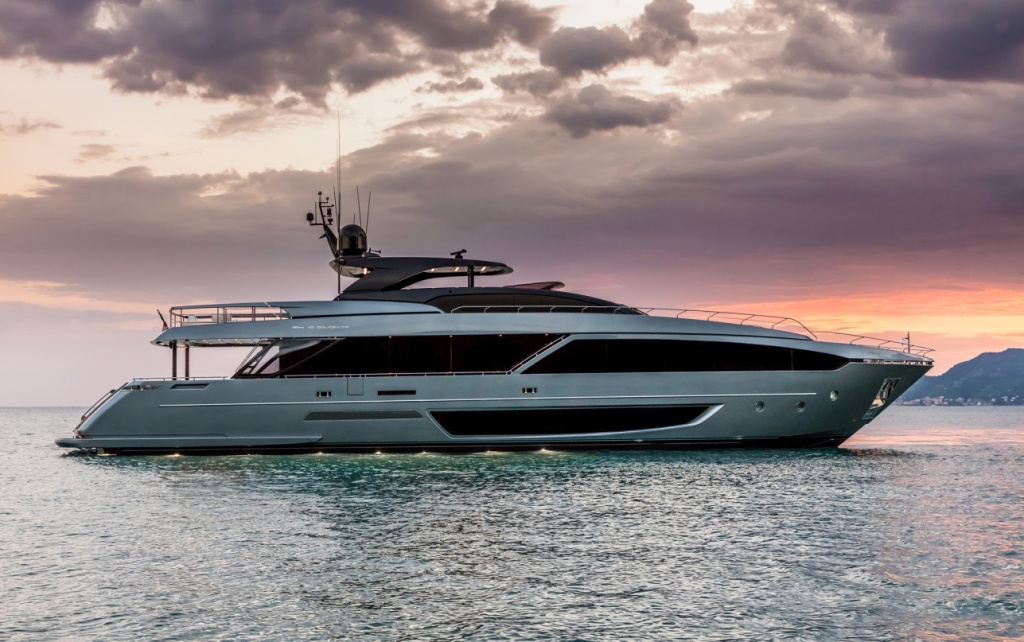 riva110_dolcevitacruising_0000_32267 (1).jpg riva110_dolcevitacruising_0000_32267 (1).jpg